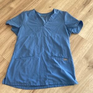 Figs scrub top